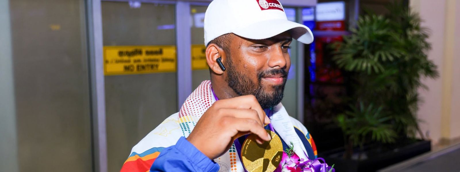 Rumesh Tharanga Arrives in Sri Lanka